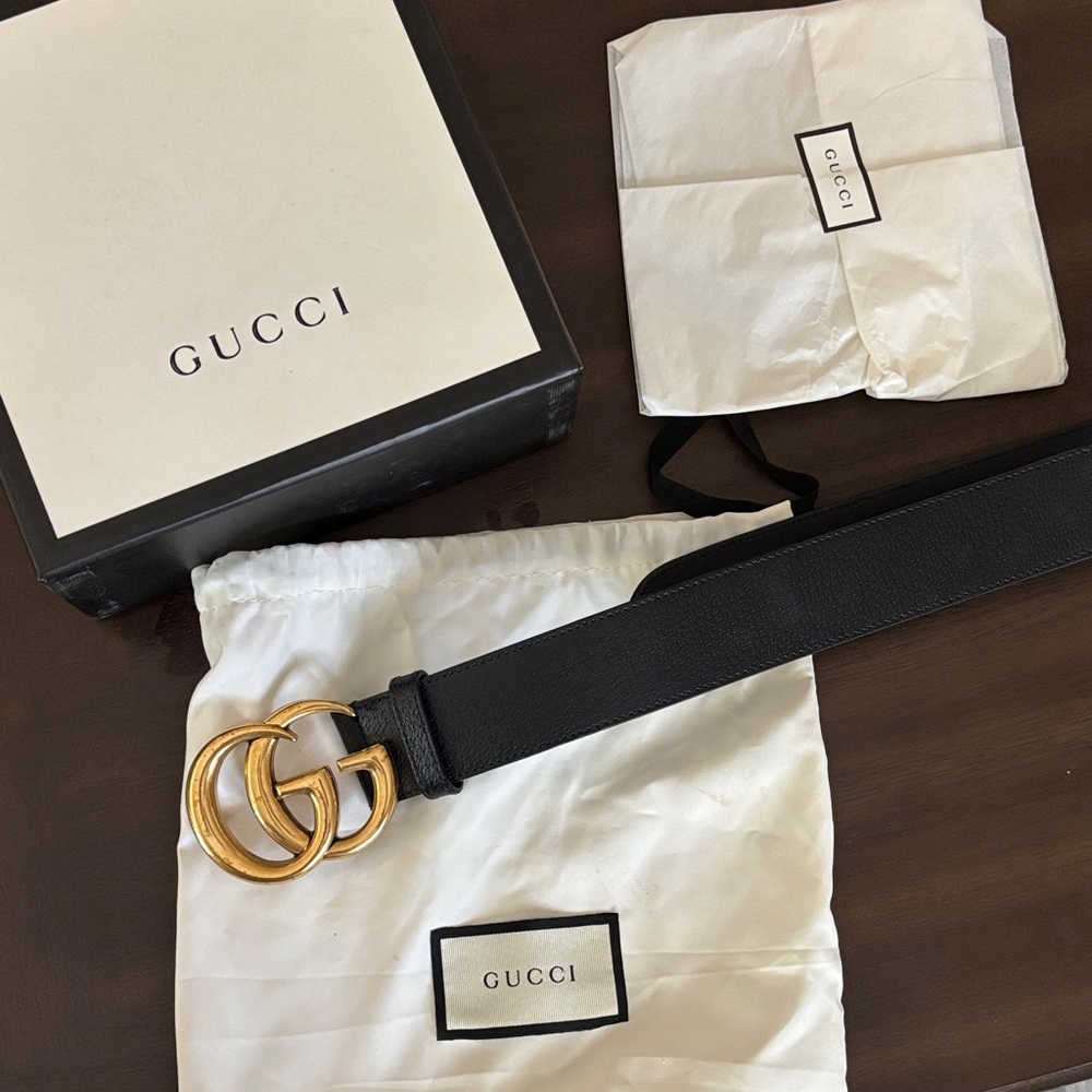 Gucci Women's Belt with Black Strap and Gold Buckle